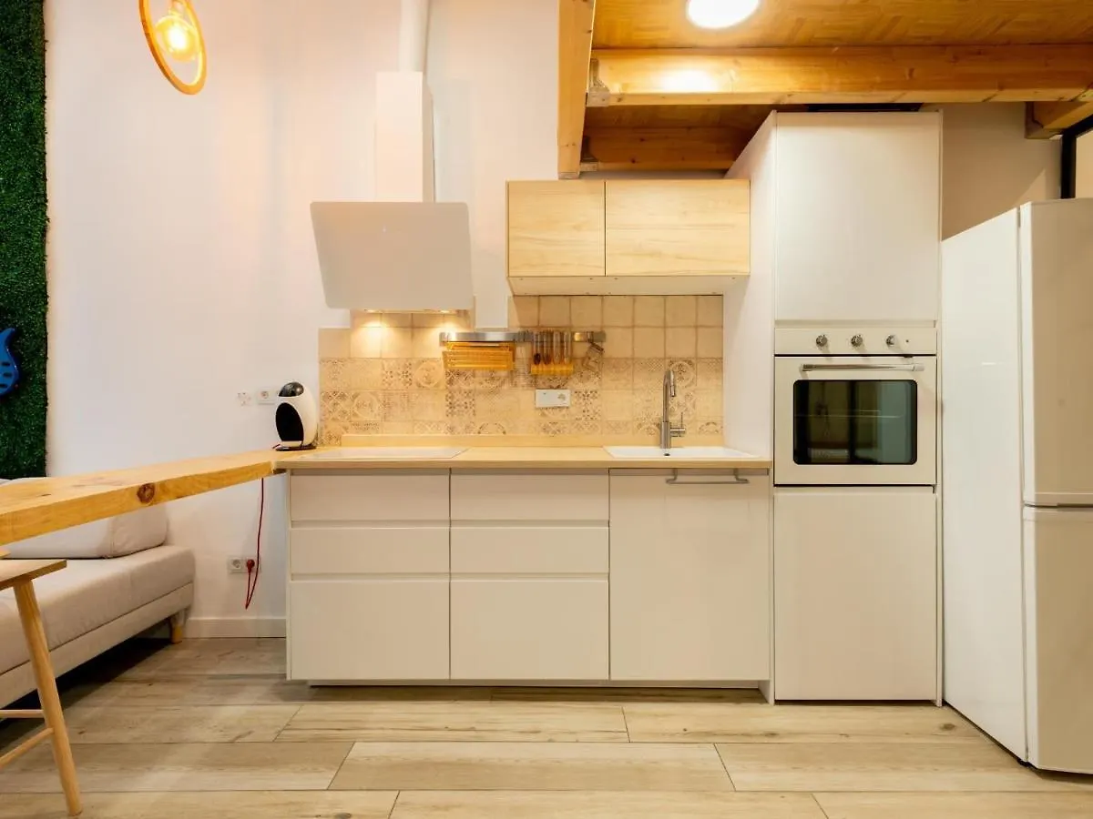 Holi-Rent Luis Montoto Apartment Seville