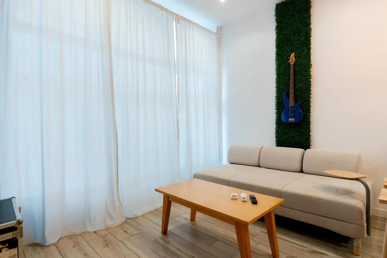 Holi-Rent Luis Montoto Apartment Seville