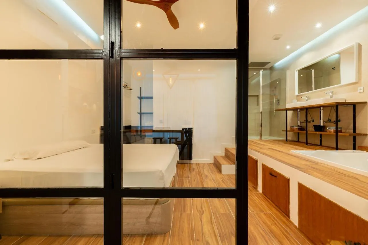 Holi-Rent Luis Montoto Apartment Seville